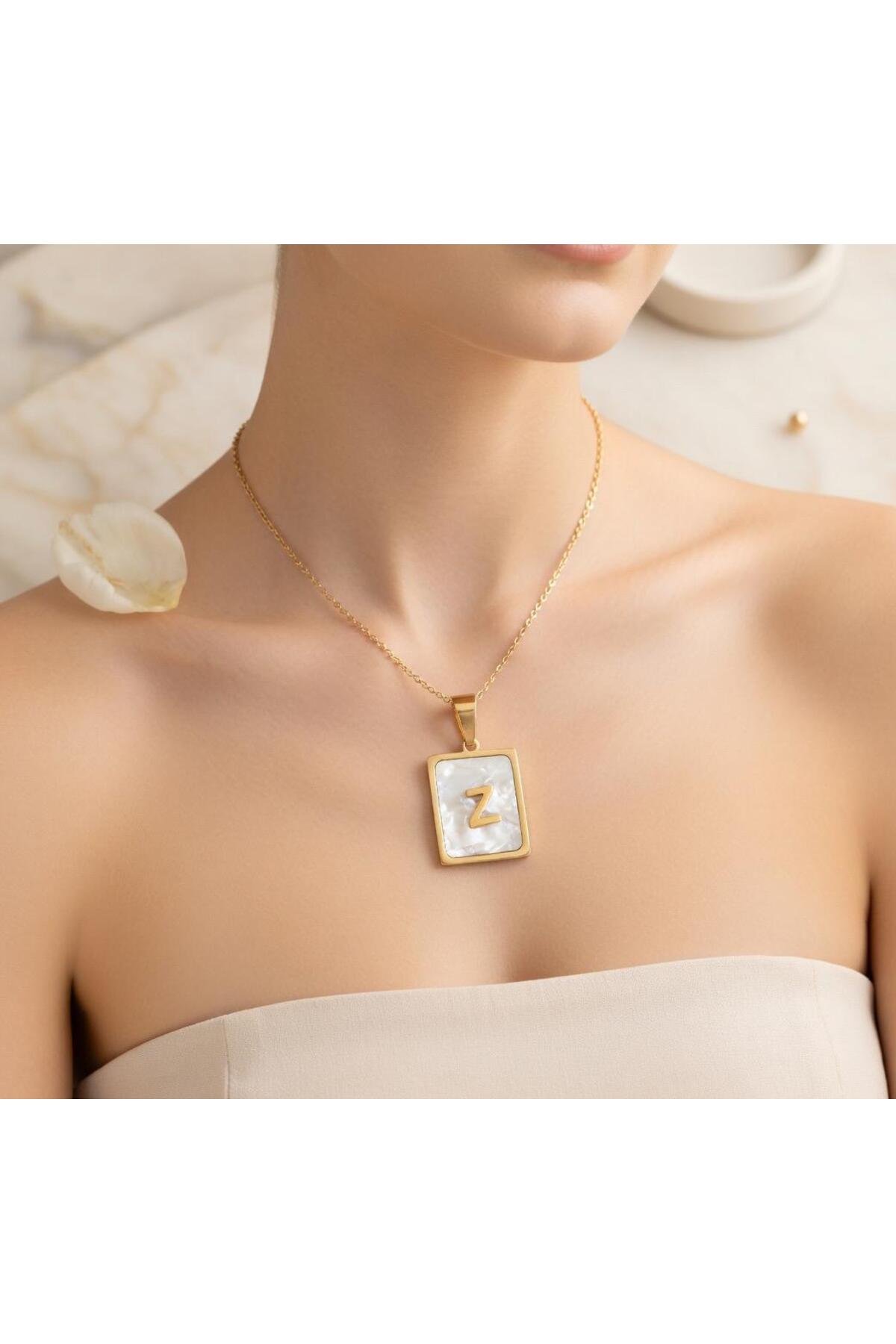 Çelik sedefli Z harfli kolye