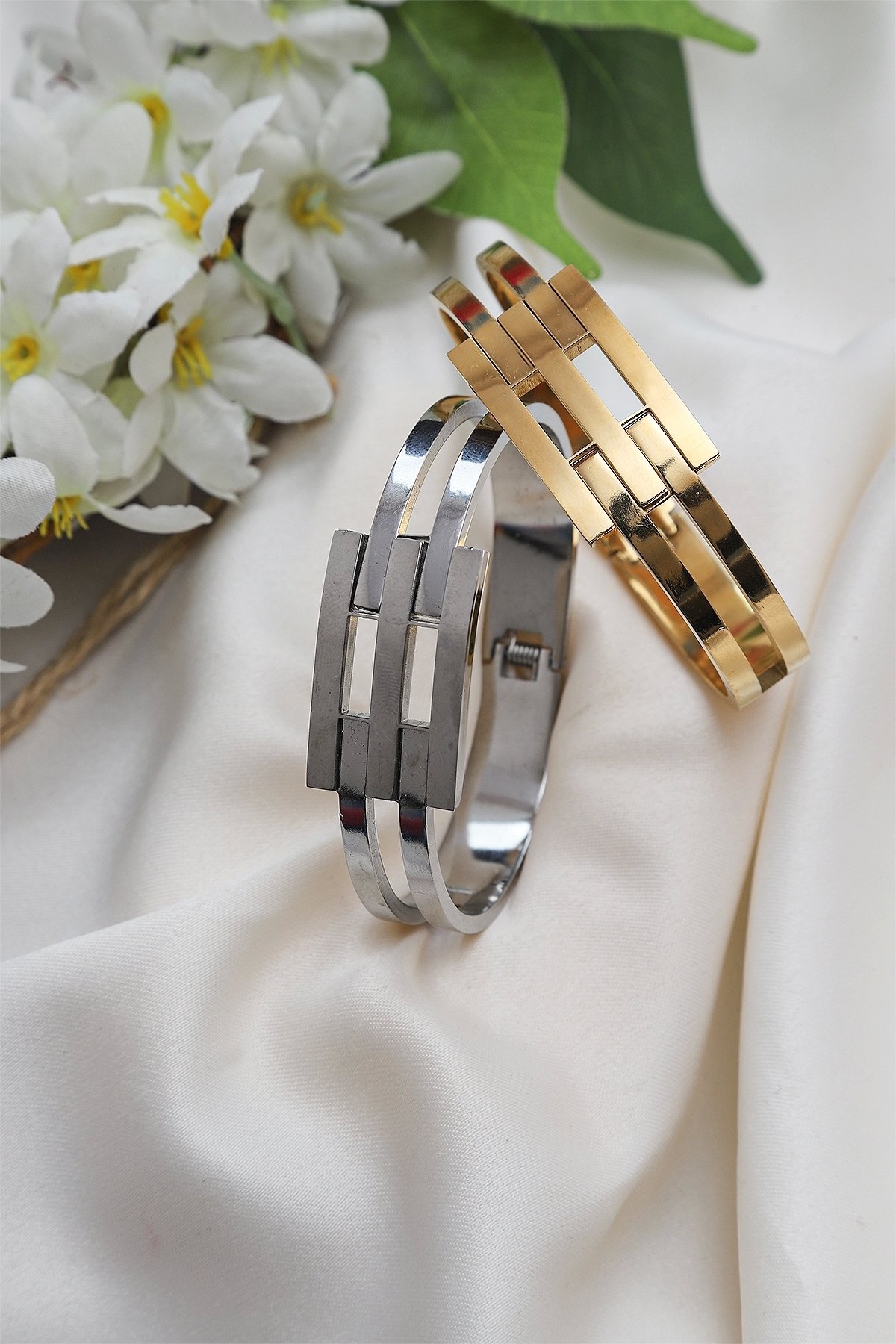 Çelik Gümüş Renk Üçlü Kaburga Kelepçe