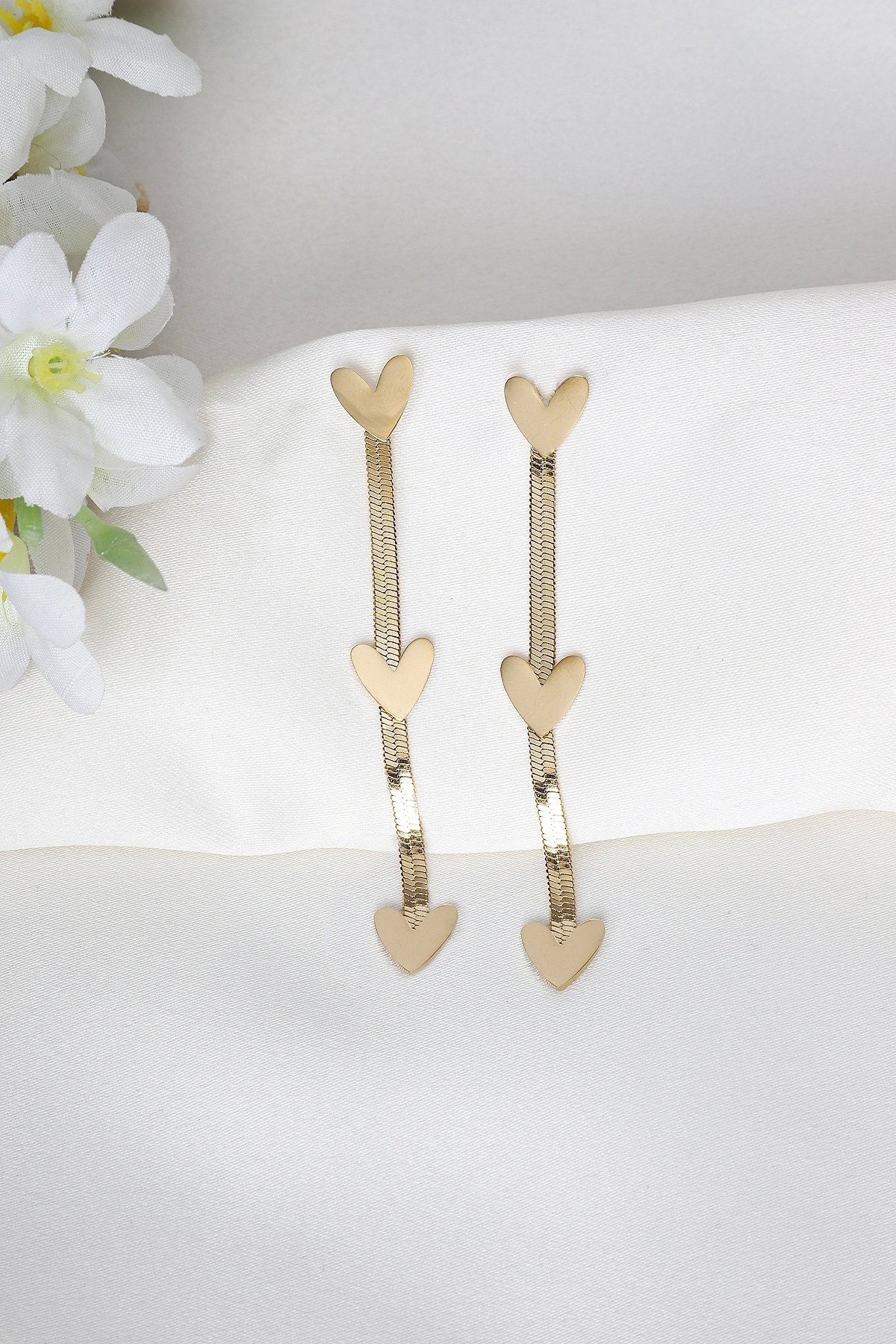 Kalp Sallantılı Çelik Küpe