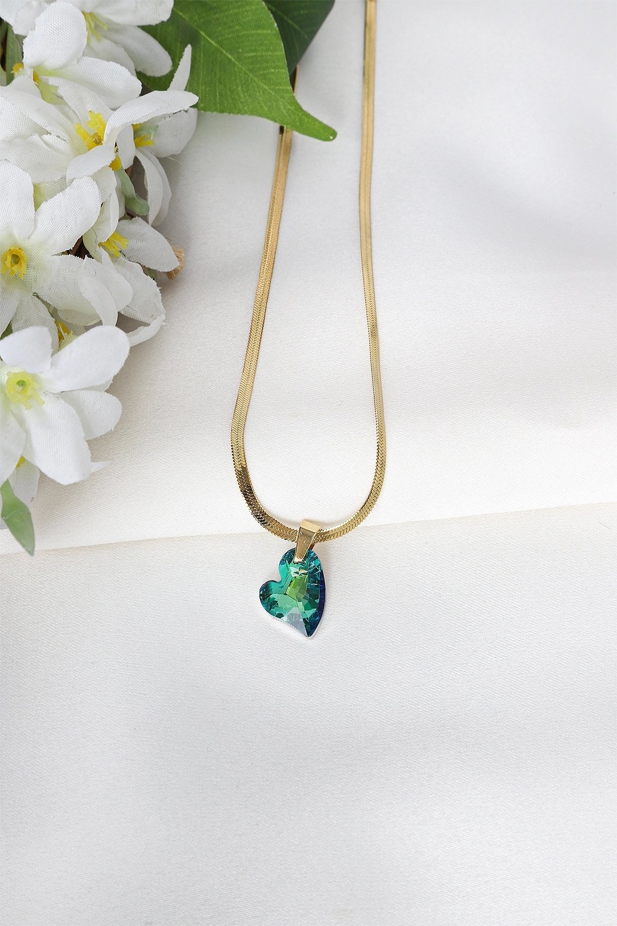 Neon Model Çelik Kalpli Kolye