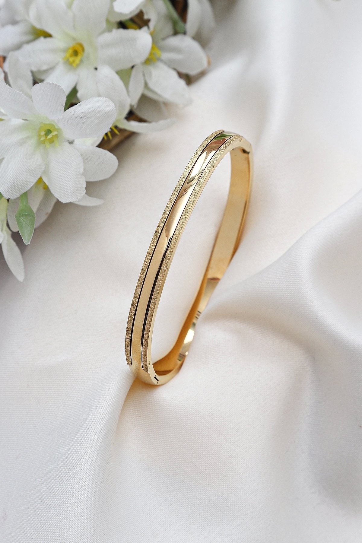 Sim Detaylı Çelik Kelepçe