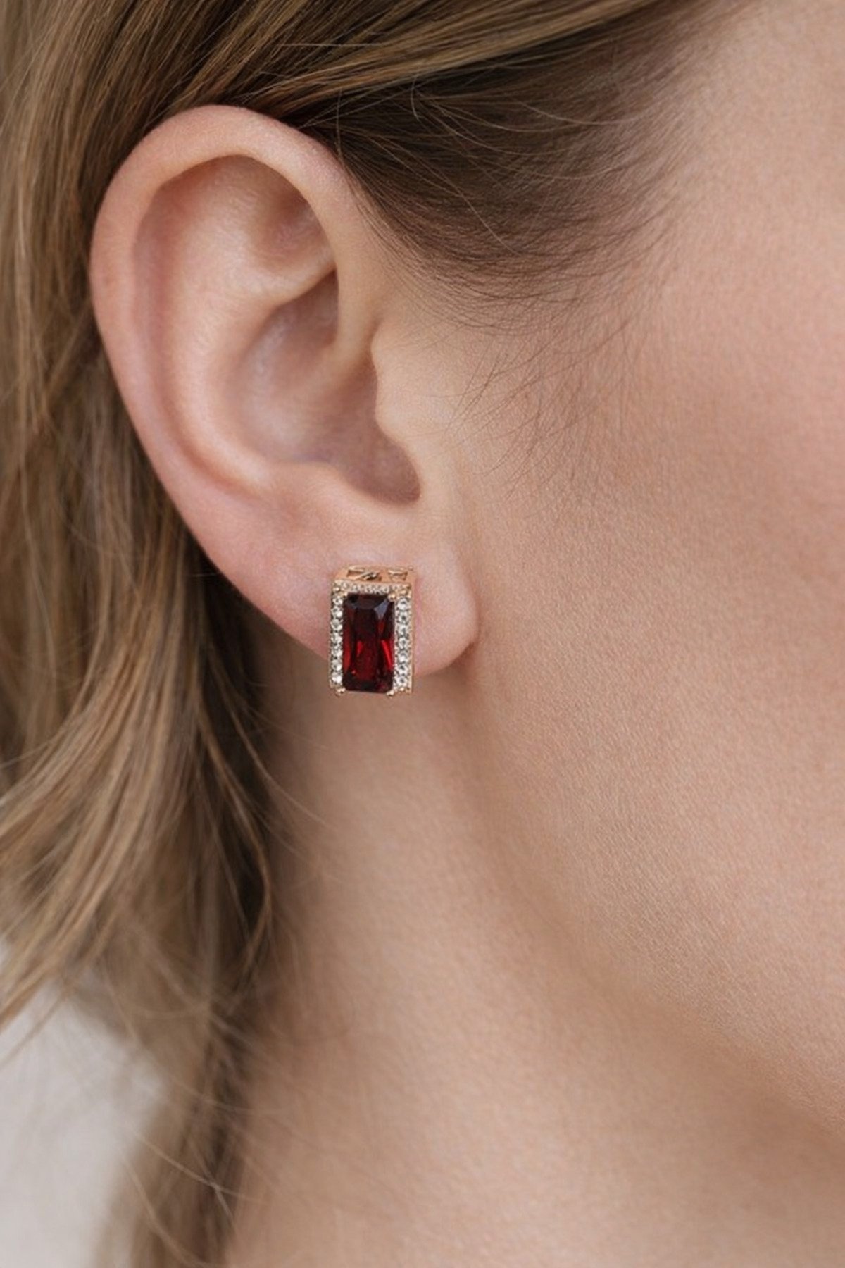 Yeşil Taşlı Baget Küpe