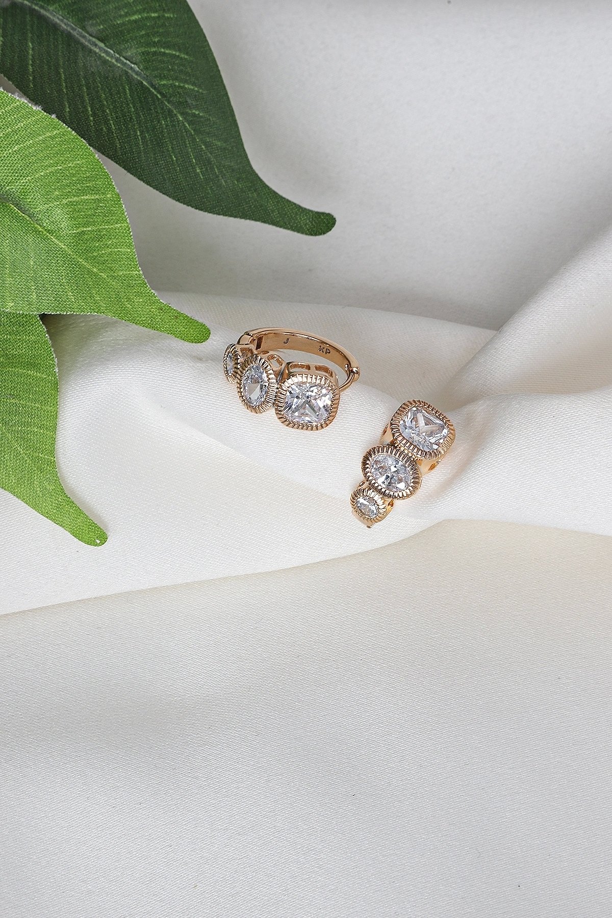 Kristal İri Taşlı Xupıng Küpe