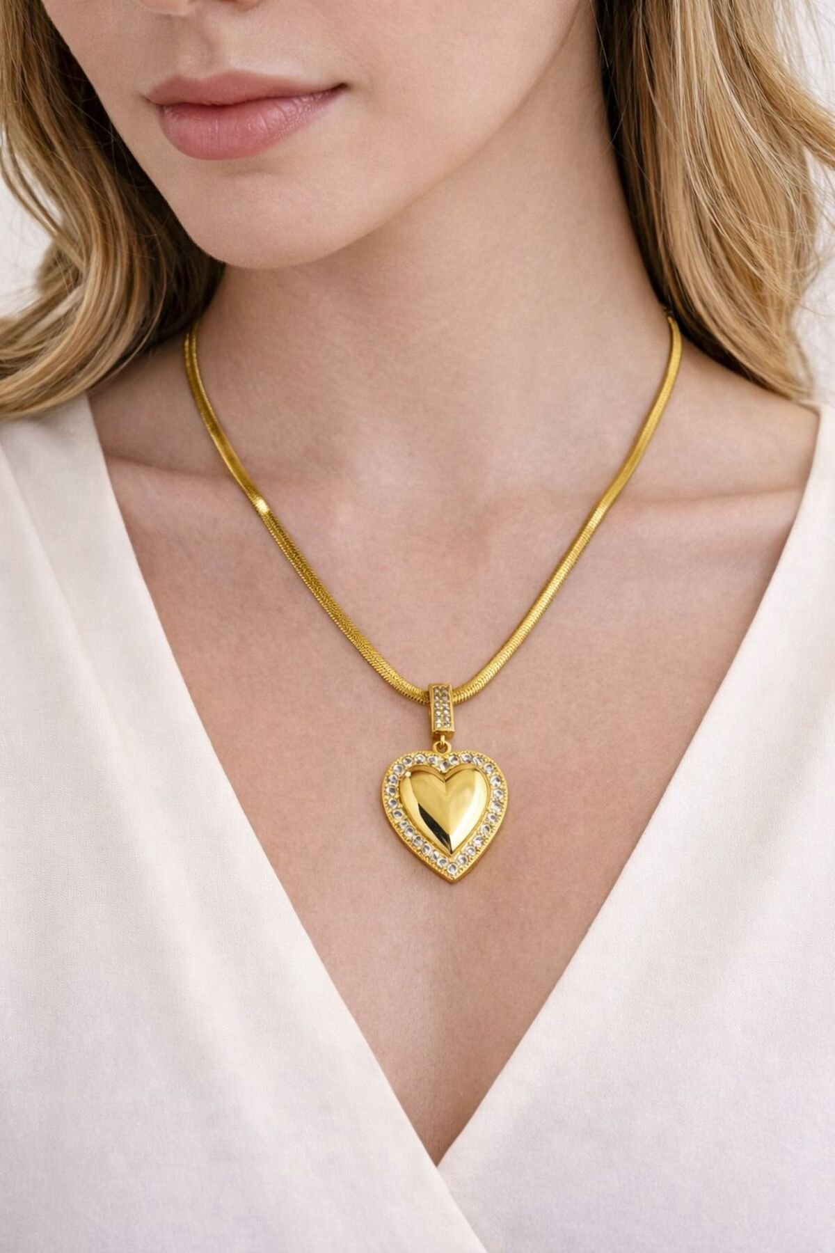 KALP MODEL ZİRKON TAŞLI ÇELİK KOLYE