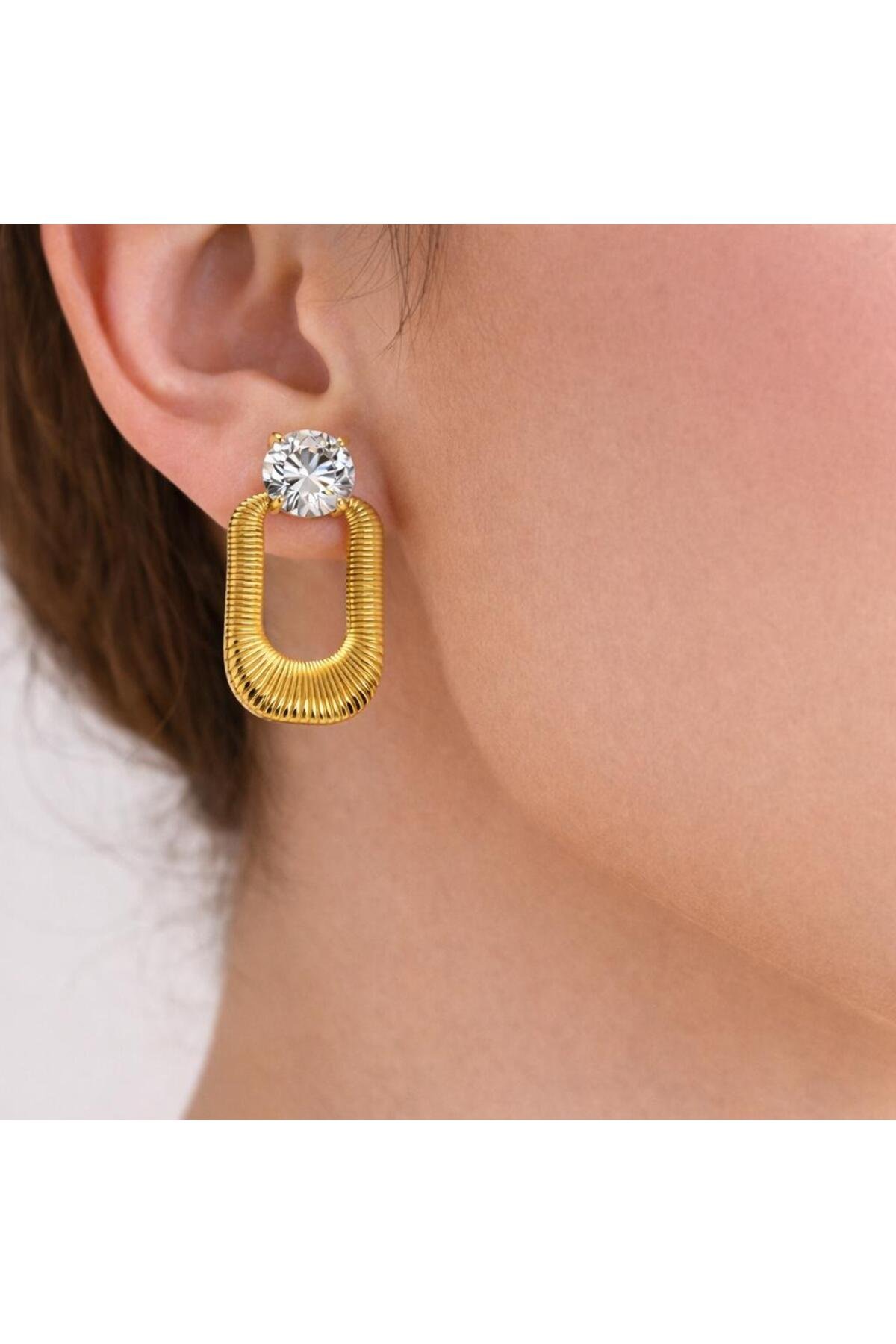 TEK TAŞLI ÇELİK KÜPE