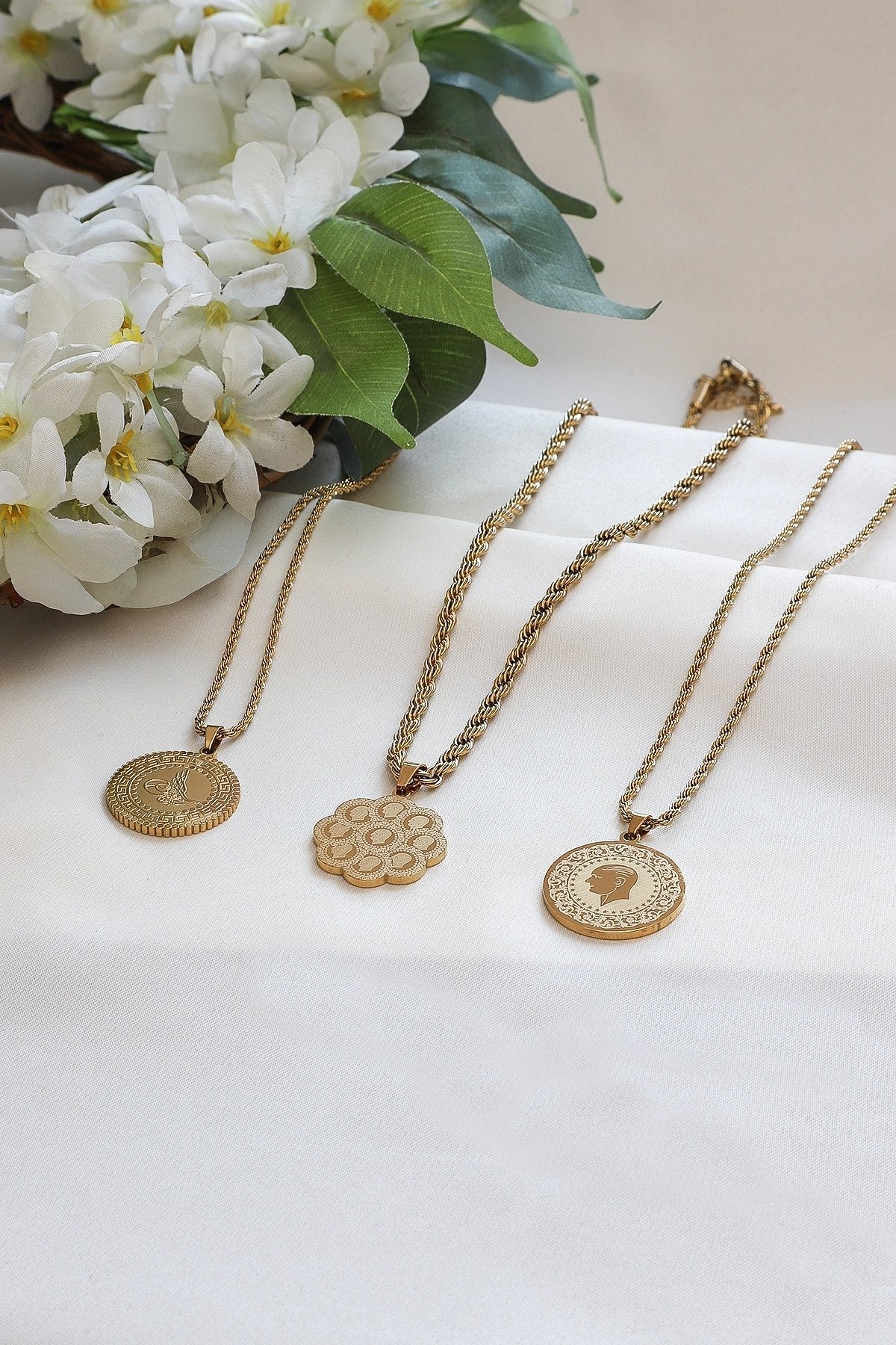 TUĞRALI KUYUMCU MODEL BURGU ÇELİK KOLYE