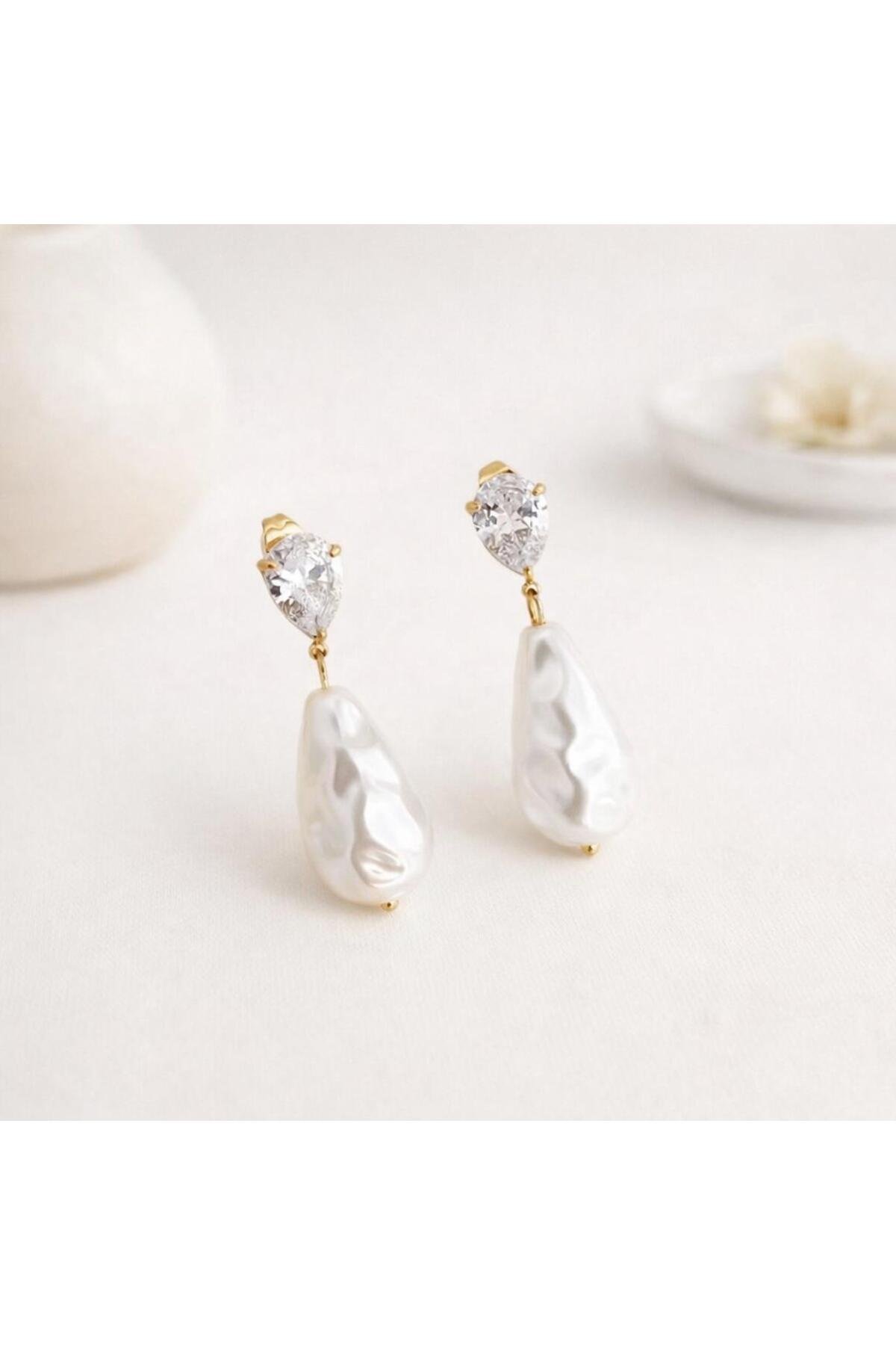 Gold Damla İnci Detaylı Zirkon Taşlı 316L Çelik Küpe