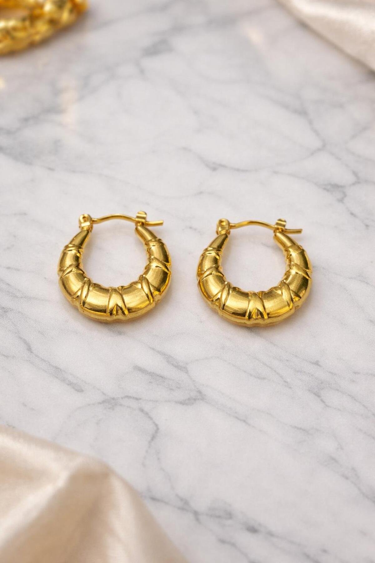 Archhazel Jewelry Mini Croissant Gold Çelik Halka Küpe