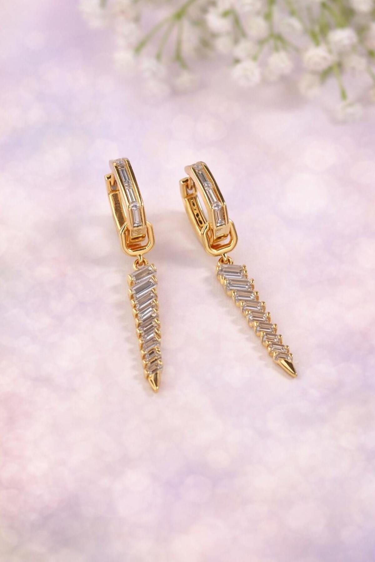 Zarif Işıltılı Gold Küpe 4 Cm