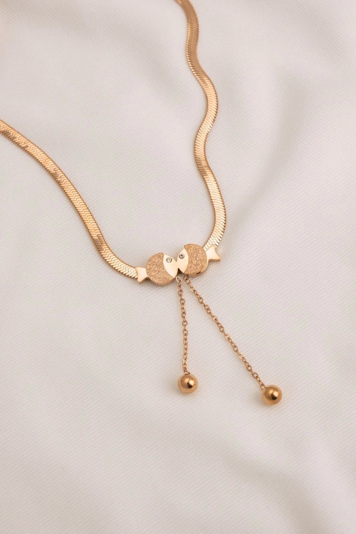 Fish Detail Flat Necklace