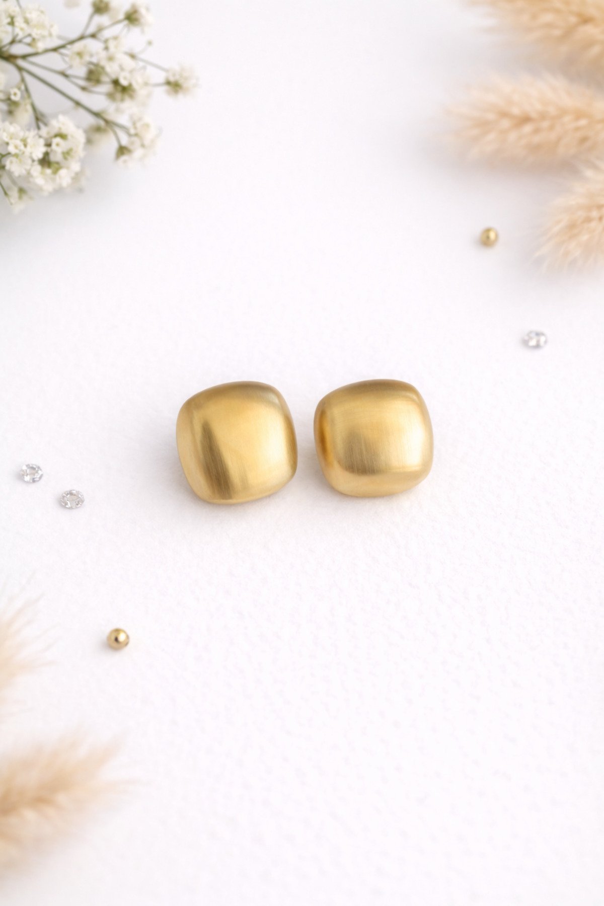 Çelik Bombeli Plaka Küpe