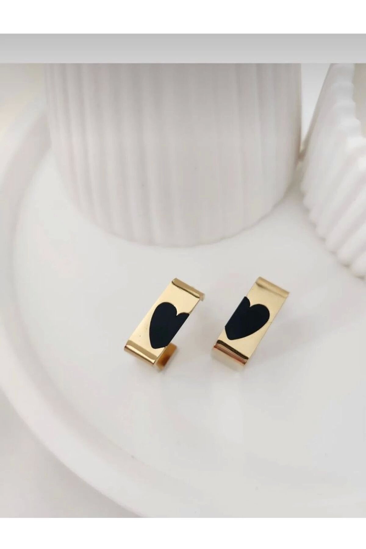 Siyah Kalpli Çelik Gold Küpe